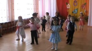 танец"Раз ладошка. два ладошка"