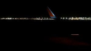 Взлёт самолёта ночью