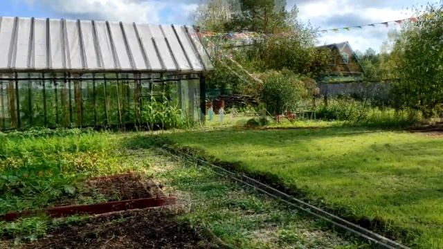 ЛЮБИМАЯ ДАЧА ?? 6 СОТОК ? Уборка территории, цветочная клумба, крашу потолок ☀☀☀ смотреть онлайн