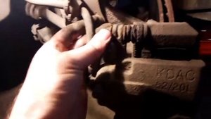 Стучат, торохтят передние суппорта авео Т 200