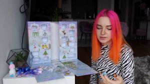 УГАДАЙ ЦВЕТ БАРБИ! ? РАСПАКОВЫВАЮ ЗИМНЮЮ БАРБУ