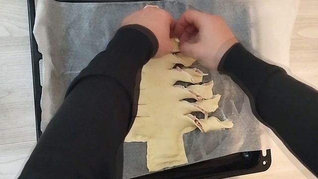 ЁЛОЧКА из слоёного теста/Пирог - Ёлочка! Праздничная закуска! Быстро, вкусно и красиво!