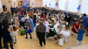 Новогодний праздник в начальной школе!
