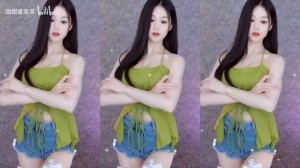 【 Тянь Тянь 】 Поднимите правую руку к груди и давайте протрем стекло вместе