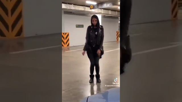 МОТОТАНЯ
Некрасивая