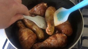 Тушеная капуста с куриными ножками это очень вкусно, быстро и просто.
