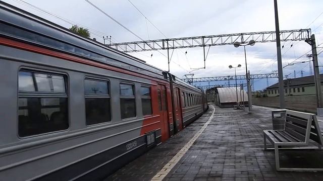 Москва. Электричка ЭД2Т-0029 на платформе «Сортировочная». 15 мая 2022 смотреть онлайн