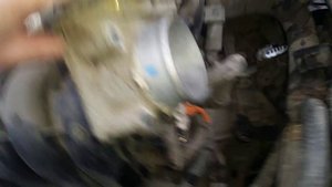 Чистка дроссельной заслонки Toyota Corolla 150 ( 3)