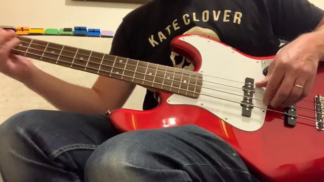 2008 Squier J Bass Affinity Series Jazz Bass Candy Apple Red Crafted in China смотреть онлайн