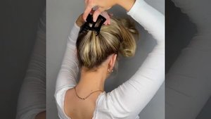 ЛАЙФХАК ДЛЯ ДЕВУШЕК: КАК СДЕЛАТЬ ОБЪЕМНЫЙ ХВОСТ С ПОМОЩЬЮ КРАБИКА ? CLAW CLIP VOLUME PONYTAIL