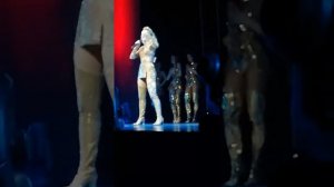 Полина Гагарина. Концерт 19.04.2019. Начало