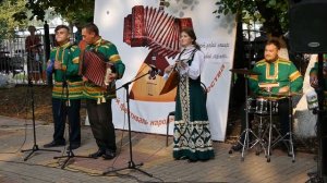Казачья песня "Синеглазый парень гармонист"