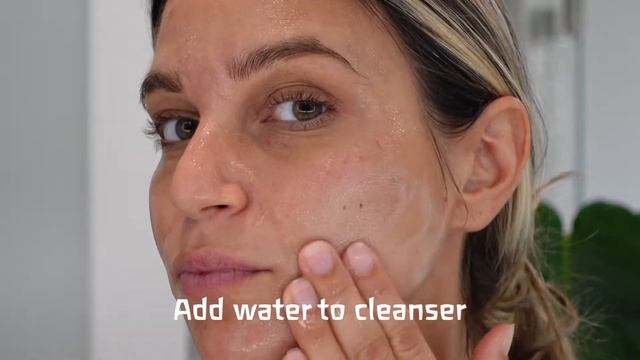 Weleda Skin Food Face Care Nourishing Oil-to-Milk Cleanser смотреть онлайн