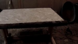 Отличный стол из старых досок