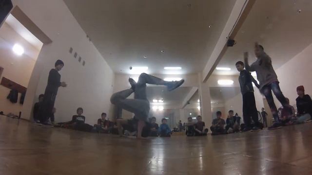 2х2 Kollizey Пластик и Амир vs Артур и Полина смотреть онлайн