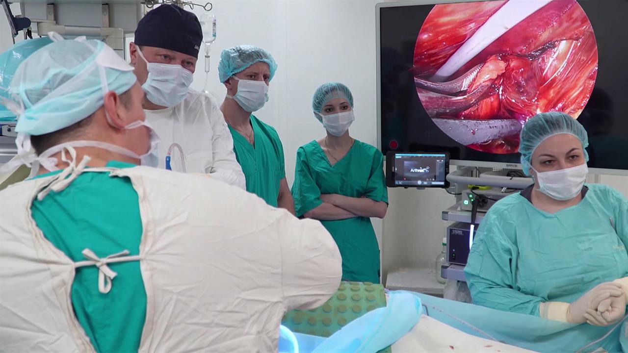 Российские хирурги нашли способ спасения пациентки с опухолью в трахее