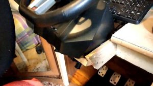 Руль FlashFire Suzuka Racing Wheel ES900R испортил стол для комфорта игры