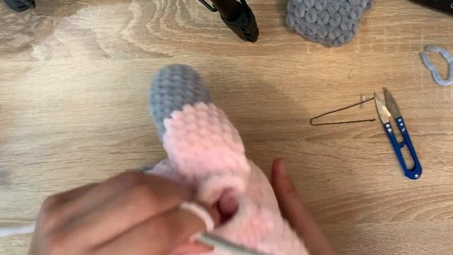 ВЯЖЕМ ЗЕФИРНОГО ЗАЙКУ | ЧАСТЬ 2 | МК | ПЛЮШЕВЫЙ ЗАЙКА смотреть онлайн