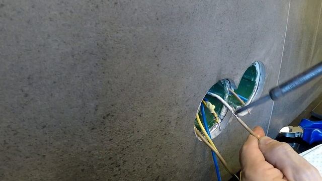 Как удлинить короткие провода в подрозетниках. смотреть онлайн