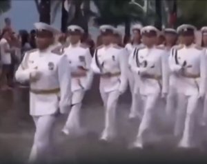 Наша гордость. Вот как встречают Русских моряков на параде в Таиланде.