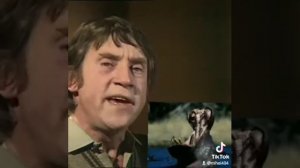 Жираф большой-ему видней.