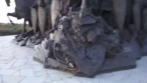 Памятник Александру Невскому и его дружине в д.Самолва