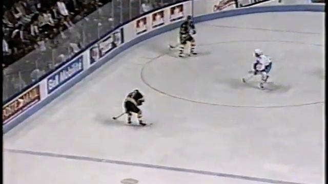Dmitri Kvartalnov's goal vs Nordiques from Oates's dish (3 feb 1993)