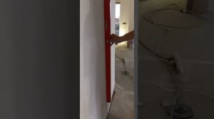 Шлифование неровностей штукатурки жирафом под шпаклевание