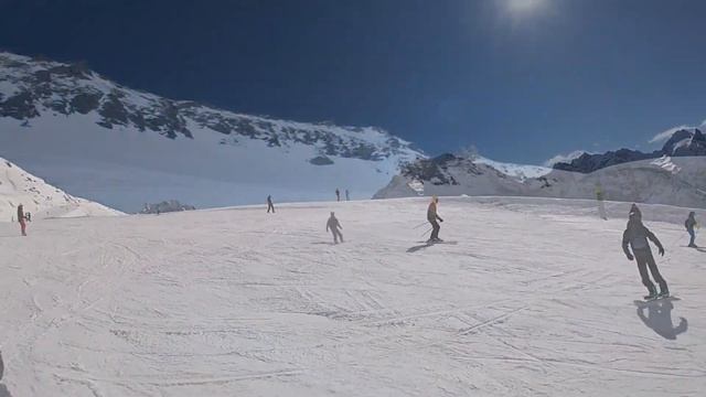 Горнолыжный курорт Домбай. Спуск с 5 уровня смотреть онлайн