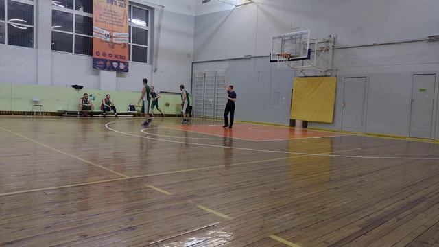 БК Метеор vs Сбербанк. 3-я четверть смотреть онлайн