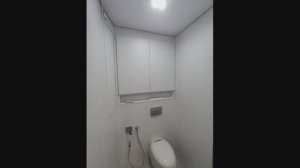 Шкаф над инсталляцией