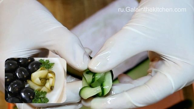 Как сделать цветок из огурца для украшения праздничных блюд смотреть онлайн