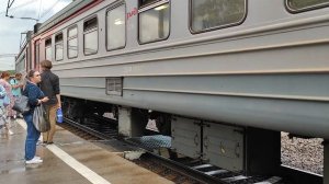 Электропоезд ЭД4М-0292 прибывает и отправляется со станции Разъезд Иня