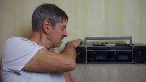 Разбирая завалы: телемагнитола Олимпия 8ТМБ-02Д, магнитофон ИЖ М-306С, магнитола Вега 328-Стерео