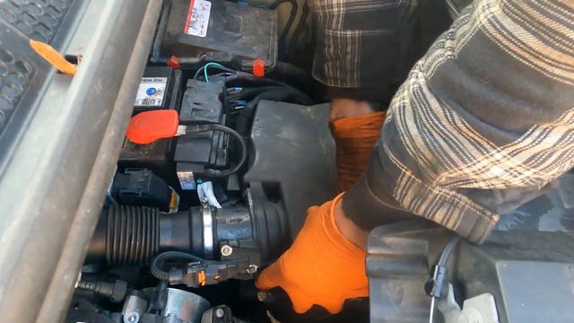 Peugeot Traveller 2.0 HDI - Air Filter Change