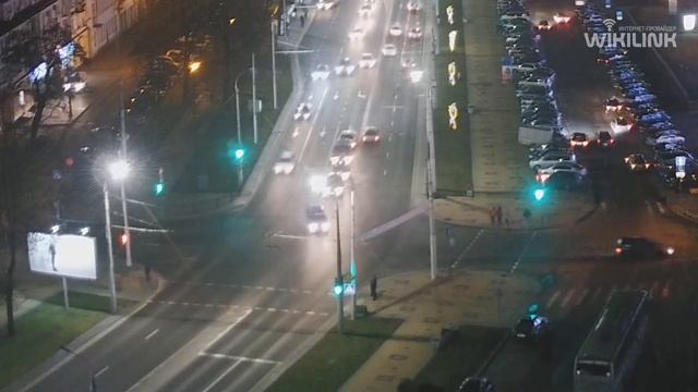 Зацепил три машины и уехал. пр. Машерова, Брест. 11.12.2018 смотреть онлайн