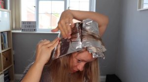 How I Highlighted my Hair - Easy DIY