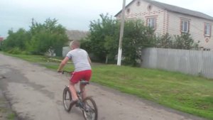 как кататься на велосипеде на заднем колесе
