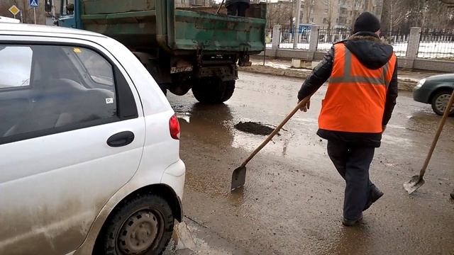 Так ремонтируют дороги в г.Новомосковске Тульской области