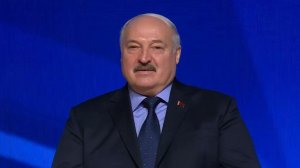 Лукашенко о том, как писал стихи: "Я обратно 15 км шёл пешком и мне так было обидно..."