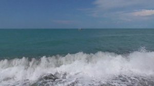 Расслабляющее море. Волны,ветер,камни, звук прибоя. Видео для медитации.