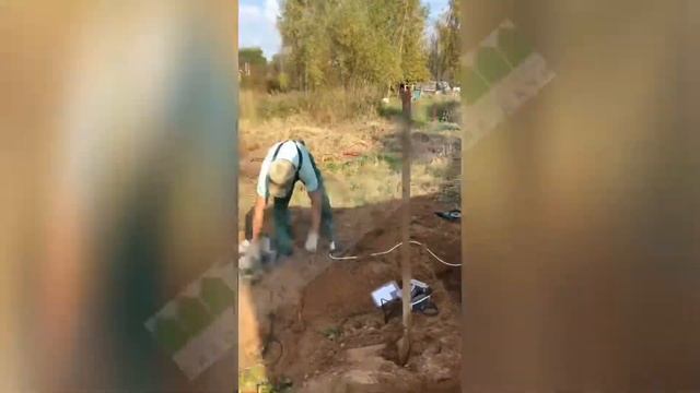 Монтаж опалубки для подпорных стенок трубы через канаву. смотреть онлайн