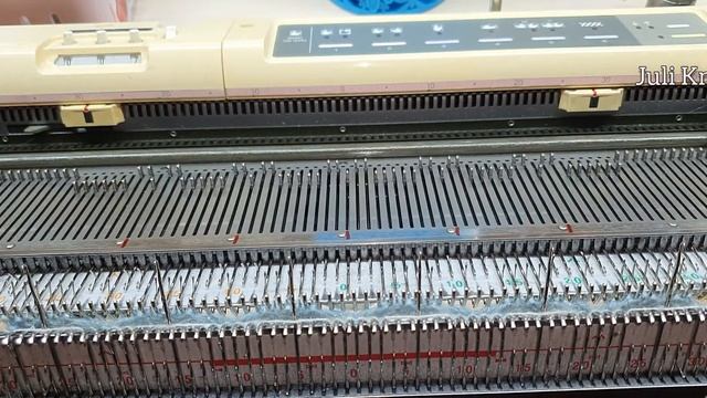Двухсторонний, двухцветный узор " бантики". Способ 2