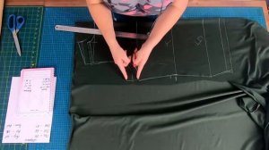 Брендовая толстовка без выкройки. Раскрой оригинальной толстовки сразу на ткани.mp4