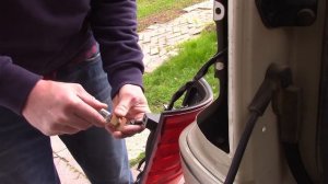 How to Replace the Rear Tail Light Bulb on a Lexus LX 470 (Rear Corner Light NOT Tailgate)