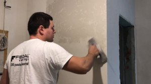 Отличная фактура тесанного камня из декоративной штукатурки!