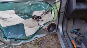 замена штатных динамиков на toyota rav 4 на dl audio raven 165