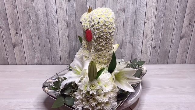 Фигурки из цветов "Лебединая верность" смотреть онлайн