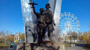 Воронеж . Памятник десантникам .