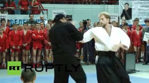 Стивен Сигал провел мастер класс по айкидо на открытии Всероссийского турнира по самбо в Саратове